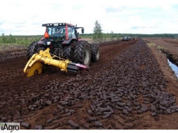Ukraina.Gospodarstwo rolne zamienie duze ilosci ziemniakow na maszyny,ciagniki,traktory