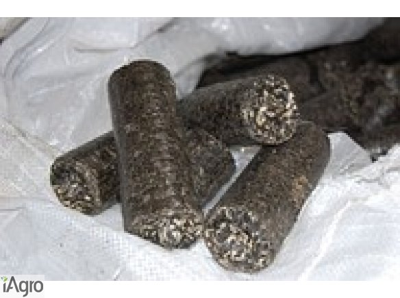  Ukraina.Pellety,brykiety slonecznikowe w atrakcyjnej cenie,EXW 200 zl/tona.Walec z luzgi slonecznika w opakowaniach zbiorczych BigBag lub workach 10~15kg.Wartosc opalowa 17,2 Gj/Tm; wilgotnosc max.10,5%; popiol max.10%; siarka 0,02%; czesci lotne do 76%.