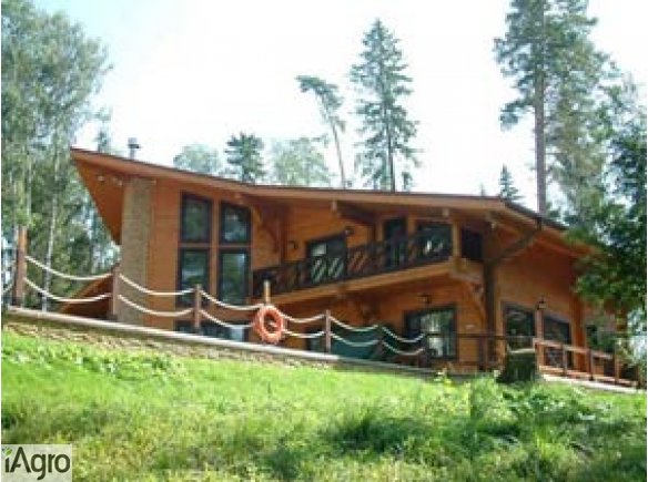  Ukraina. Pasieka, stadnina koni, bar, domy drewniane na 2 ha. Cena 5 tys.zl. Szukamy partnerow do budowy osrodka turystycznego. Czernihowski obw. Kompleks rekreacyjny, osrodek rybolowstwa w Pushkariach zalozony w latach powojennych i nalezal do bylego Pa