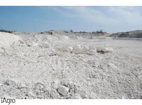  Ukraina. Maczka wapienna, kreda nawozowa 40 zl/tona. Surowiec skalny, produkcja kamienia, kruszywa. Teren inwestycyjny, zloza wapieni jurajskich. Byla kopalnia przemialownia, kompleks technologiczny do przerobki kredy i wapienia dla celow przemyslowych, 