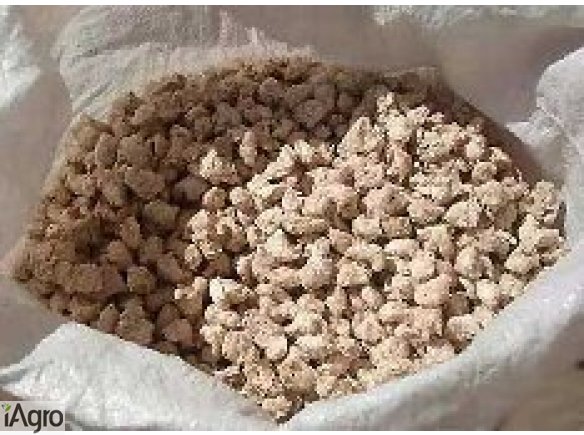  Pasza granulowana w workach, premiksy zbilansowane 400 zl/tona, do negocjacji. Produkcja granulatu z pasz sypkich i biomasy. Skladniki: jeczmien, pszenzyto, kukurydza, otreby pszenne. Mieszanki objetosciowe soczyste, sianokiszonka pelnoporcjowa, melasa, 